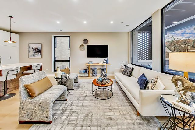 5114 S Kenwood Avenue 3B, Chicago, IL 60615