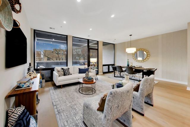 5114 S Kenwood Avenue 3B, Chicago, IL 60615