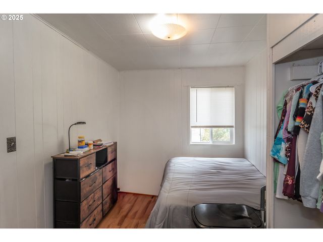 172 PHILLIPS St, Canyonville, OR 97417