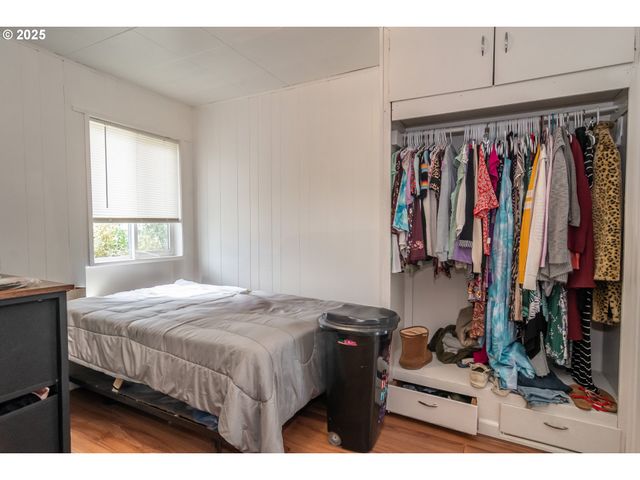 172 PHILLIPS St, Canyonville, OR 97417