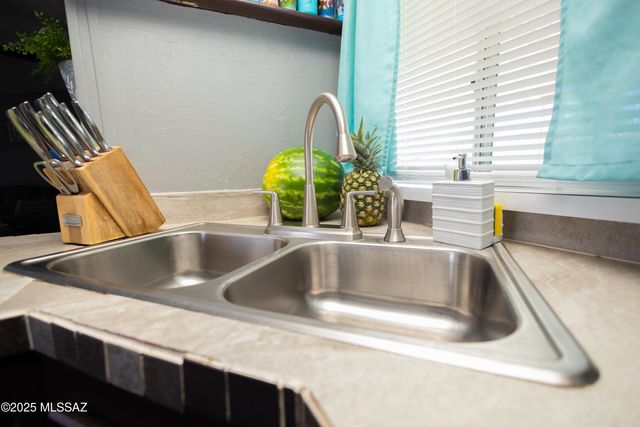 2429 E Carnation Street, Douglas, AZ 85607