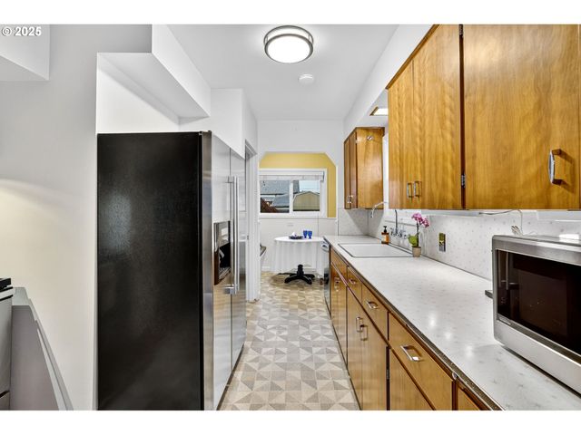 1323 Ne 60TH Ave, Portland, OR 97213