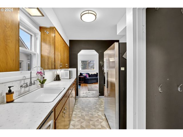 1323 Ne 60TH Ave, Portland, OR 97213