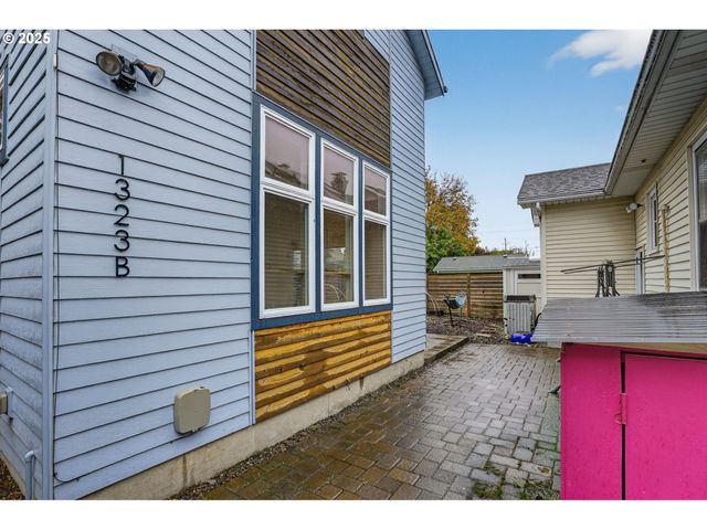 1323 Ne 60TH Ave, Portland, OR 97213