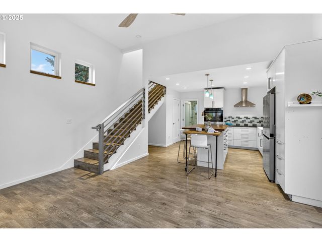 1323 Ne 60TH Ave, Portland, OR 97213