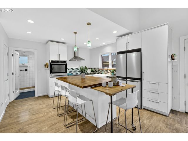 1323 Ne 60TH Ave, Portland, OR 97213