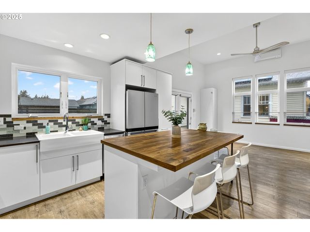 1323 Ne 60TH Ave, Portland, OR 97213