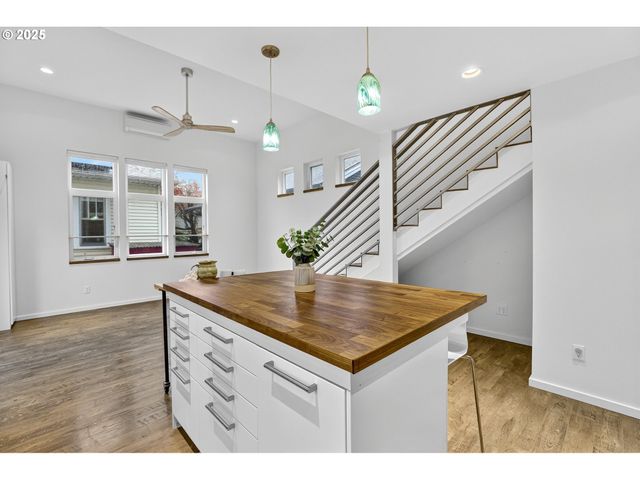 1323 Ne 60TH Ave, Portland, OR 97213