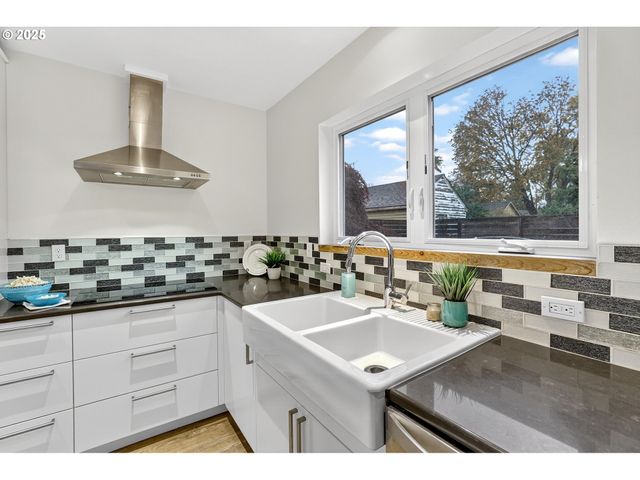 1323 Ne 60TH Ave, Portland, OR 97213