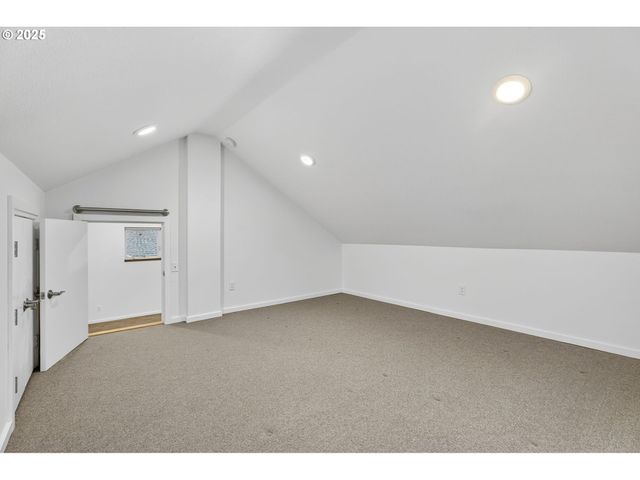 1323 Ne 60TH Ave, Portland, OR 97213