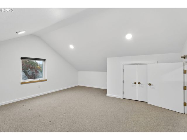 1323 Ne 60TH Ave, Portland, OR 97213