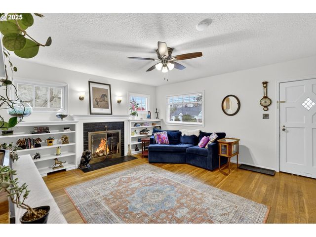 1323 Ne 60TH Ave, Portland, OR 97213