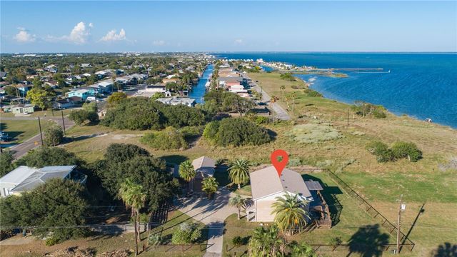 122 Riverdale Dr, Corpus Christi, TX 78418