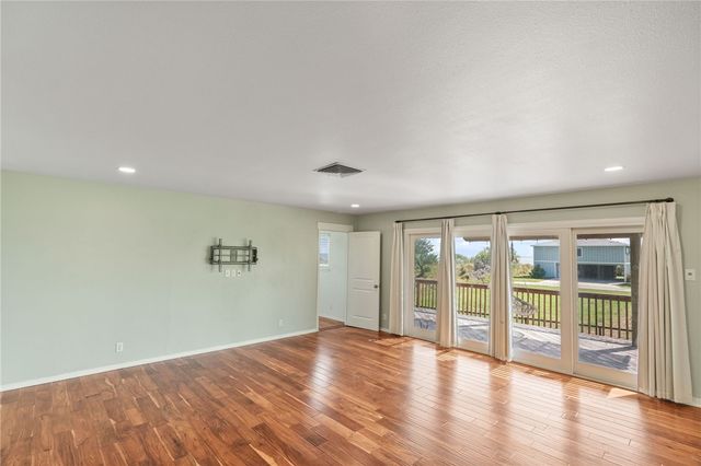 122 Riverdale Dr, Corpus Christi, TX 78418