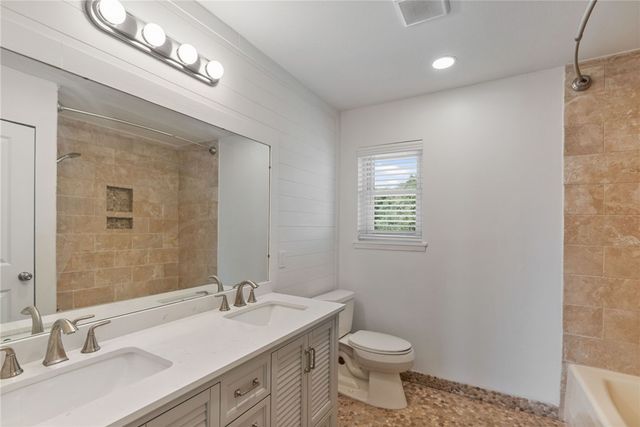 122 Riverdale Dr, Corpus Christi, TX 78418