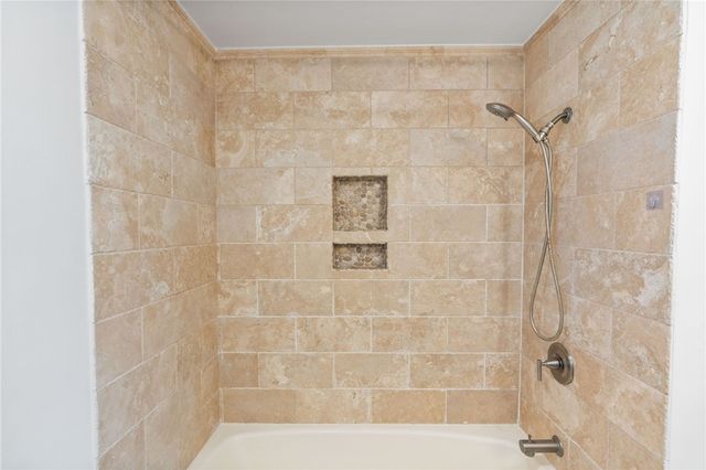122 Riverdale Dr, Corpus Christi, TX 78418
