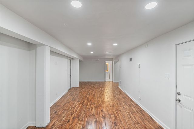 122 Riverdale Dr, Corpus Christi, TX 78418
