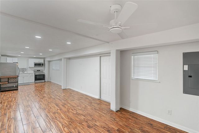 122 Riverdale Dr, Corpus Christi, TX 78418