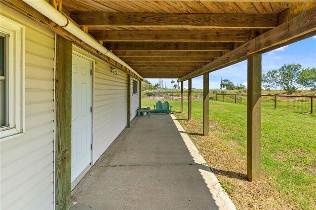 122 Riverdale Dr, Corpus Christi, TX 78418