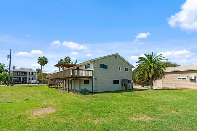 122 Riverdale Dr, Corpus Christi, TX 78418