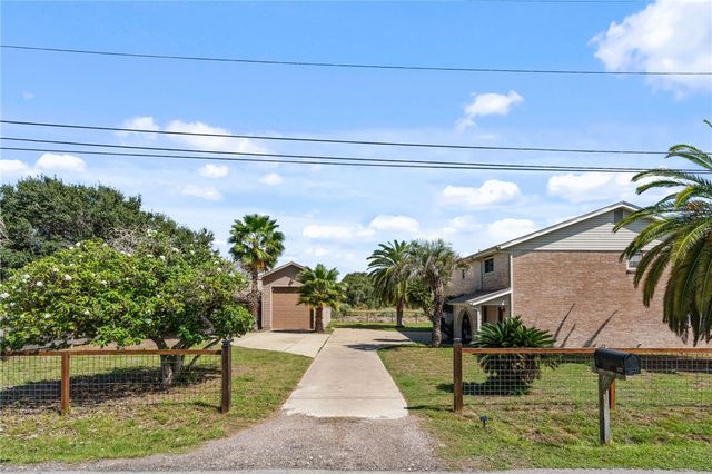 122 Riverdale Dr, Corpus Christi, TX 78418