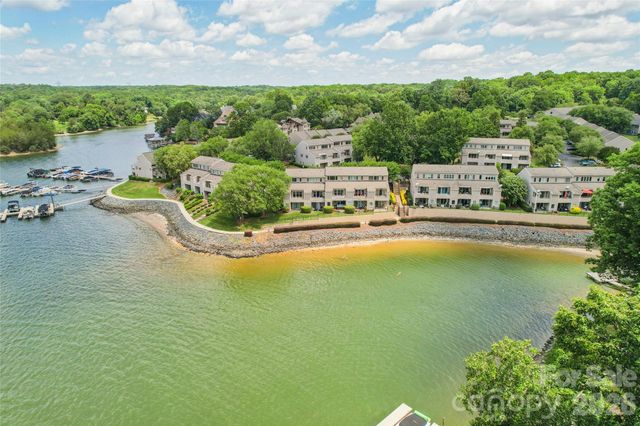 14039 Queens Harbor Road, Charlotte, NC 28278