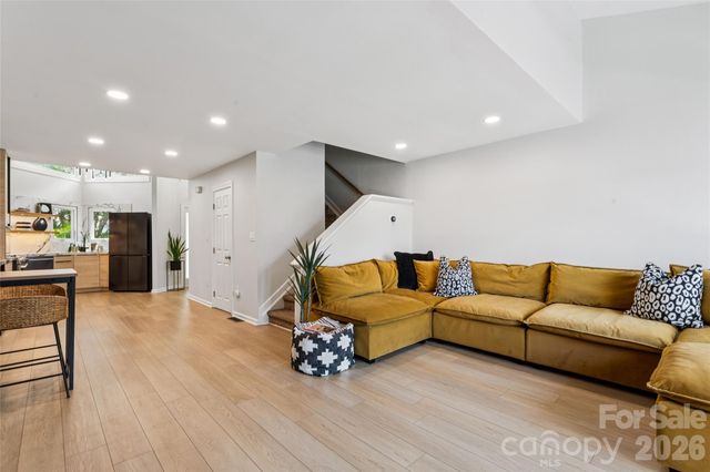 14039 Queens Harbor Road, Charlotte, NC 28278