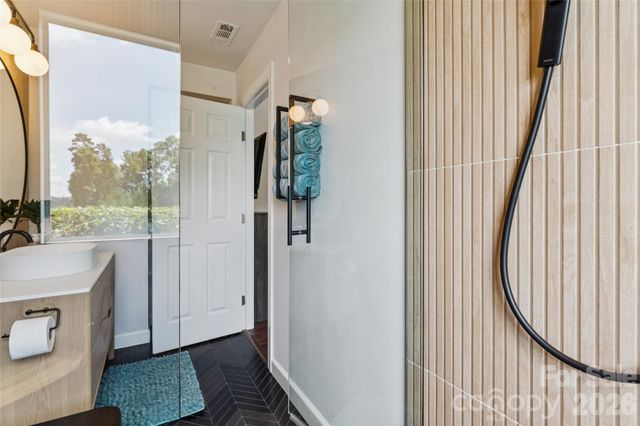 14039 Queens Harbor Road, Charlotte, NC 28278