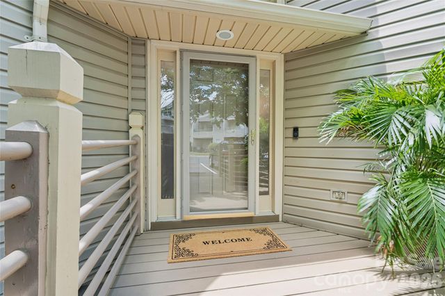 14039 Queens Harbor Road, Charlotte, NC 28278