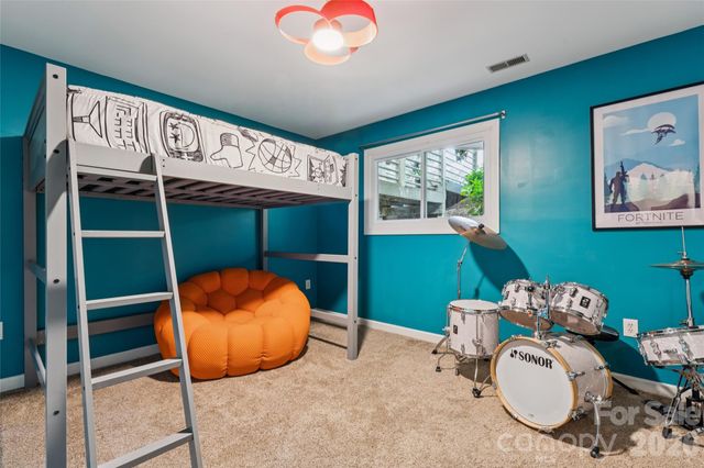 14039 Queens Harbor Road, Charlotte, NC 28278