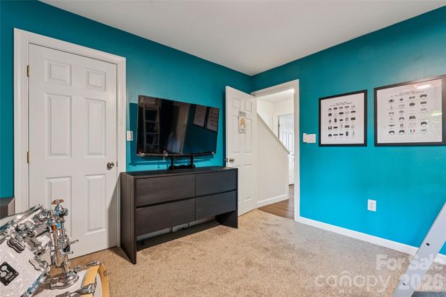 14039 Queens Harbor Road, Charlotte, NC 28278