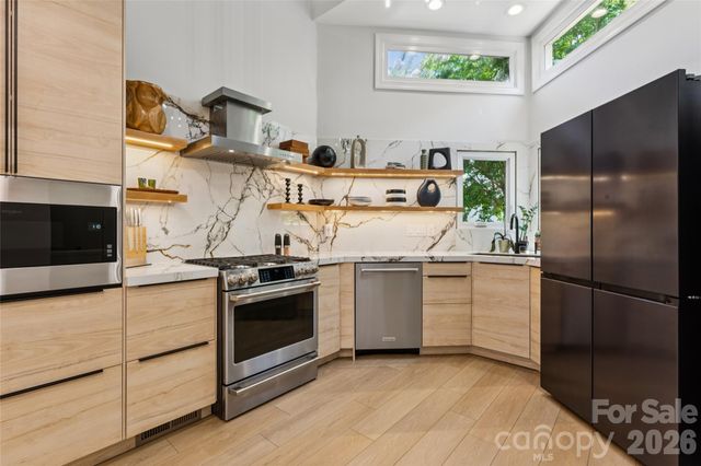 14039 Queens Harbor Road, Charlotte, NC 28278