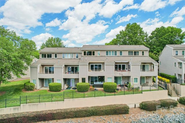 14039 Queens Harbor Road, Charlotte, NC 28278