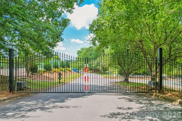14039 Queens Harbor Road, Charlotte, NC 28278
