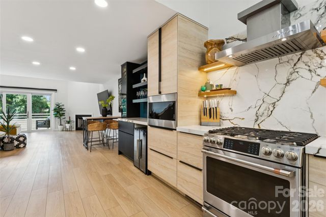 14039 Queens Harbor Road, Charlotte, NC 28278