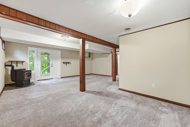 9 Flintlock Ln, Amherst, MA 01002