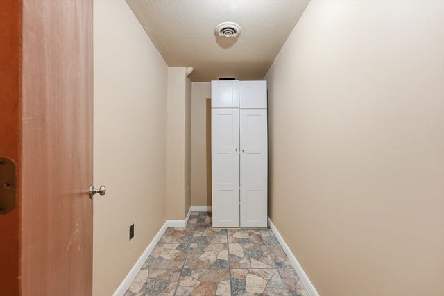 9 Flintlock Ln, Amherst, MA 01002