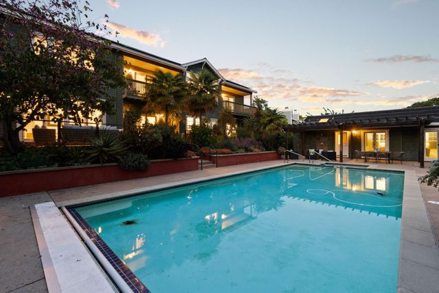 902 Fallen Leaf Way, Redwood City, CA 94062