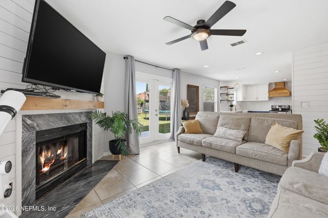 2308 LUANA Drive E, Jacksonville, FL 32246