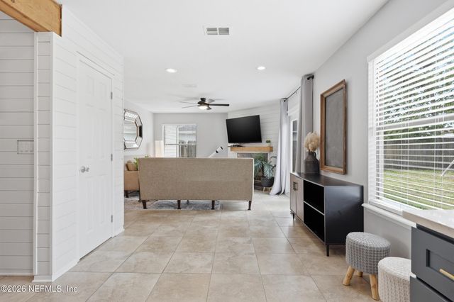 2308 LUANA Drive E, Jacksonville, FL 32246