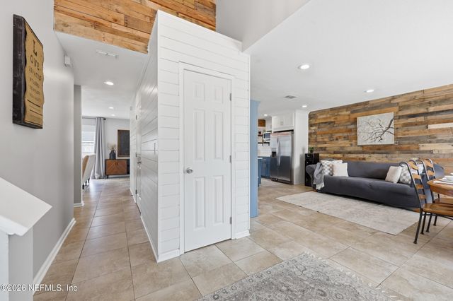 2308 LUANA Drive E, Jacksonville, FL 32246