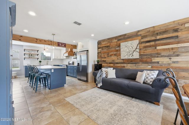 2308 LUANA Drive E, Jacksonville, FL 32246