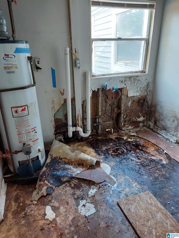 1738 CREEKWAY AVENUE SW, Birmingham, AL 35211