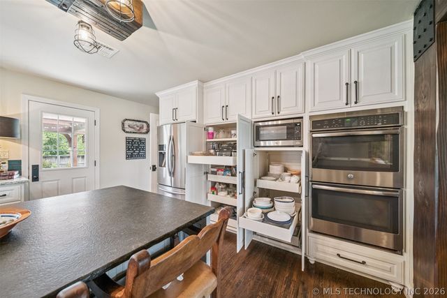 3606 S Gary Place, Tulsa, OK 74105
