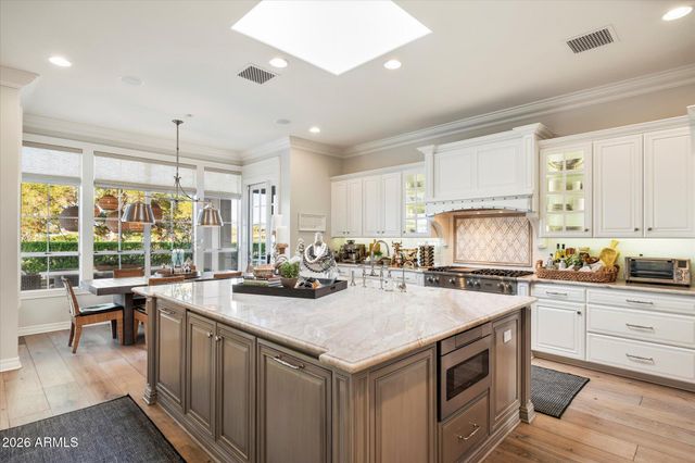 5700 E SANNA Street, Paradise Valley, AZ 85253