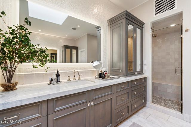 5700 E SANNA Street, Paradise Valley, AZ 85253