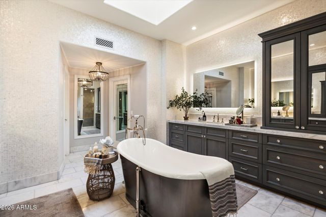 5700 E SANNA Street, Paradise Valley, AZ 85253