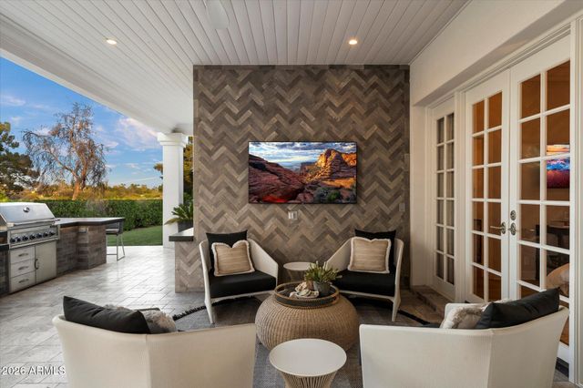 5700 E SANNA Street, Paradise Valley, AZ 85253