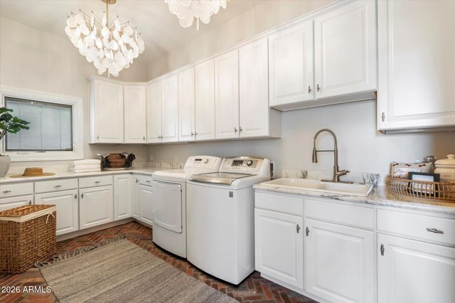 5700 E SANNA Street, Paradise Valley, AZ 85253