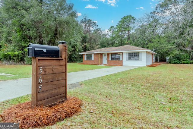 565 Killingsworth Road, Jesup, GA 31545